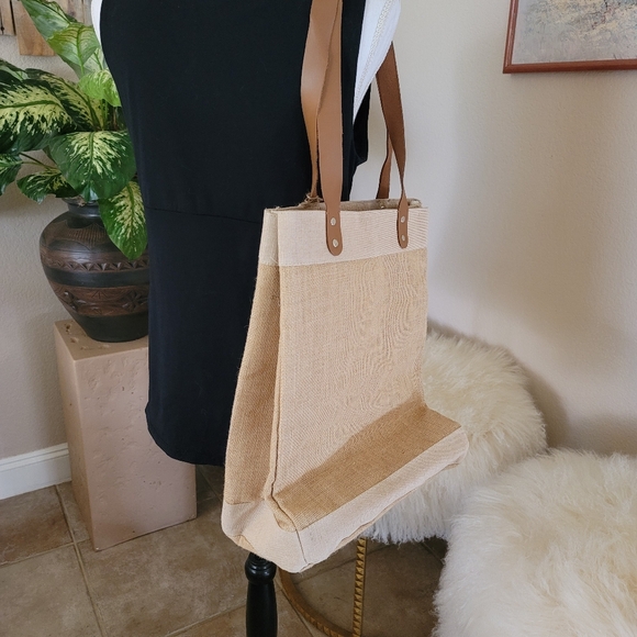 🤎"Small Acts" Large Tote🤎 - Picture 8 of 10